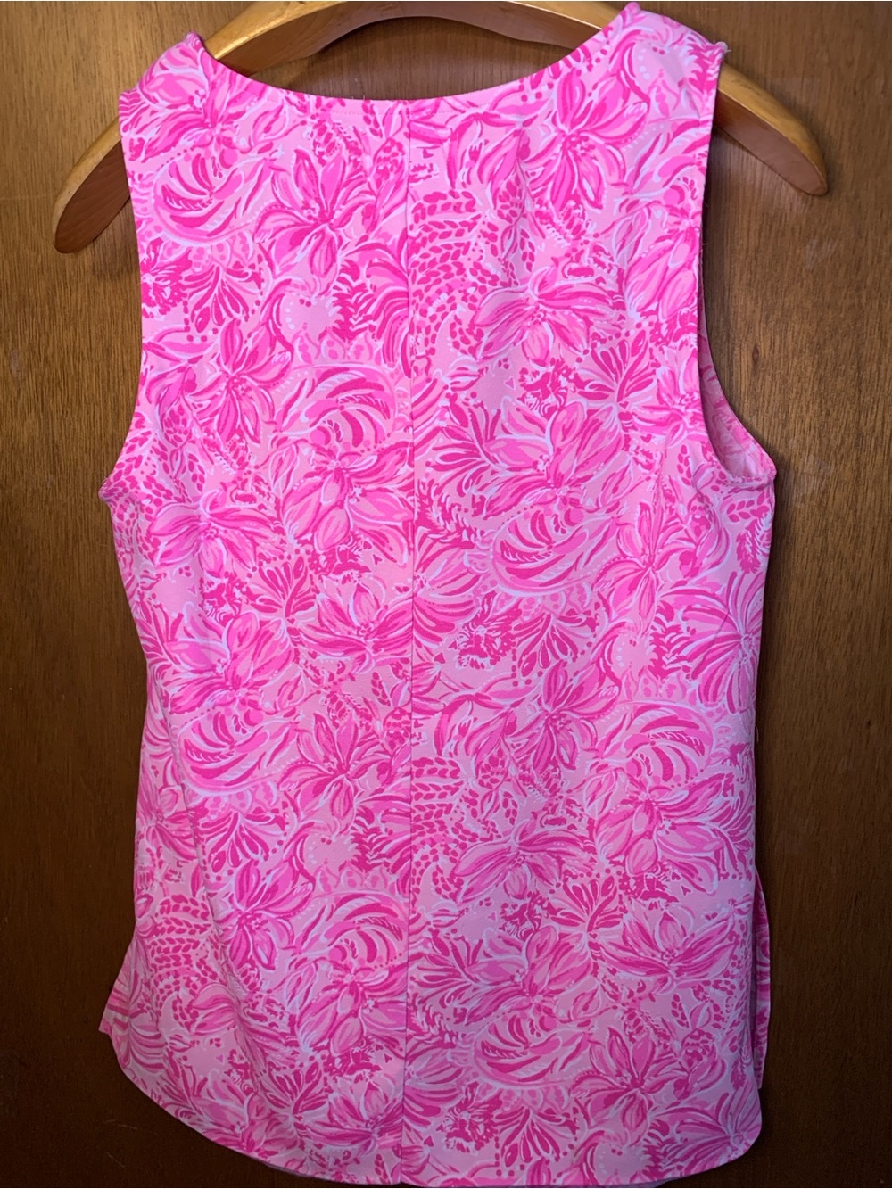 Lilly Pulitzer Hot Pink Floral Sleeveless Tank with White Scallop Trim - Picture 3 of 7